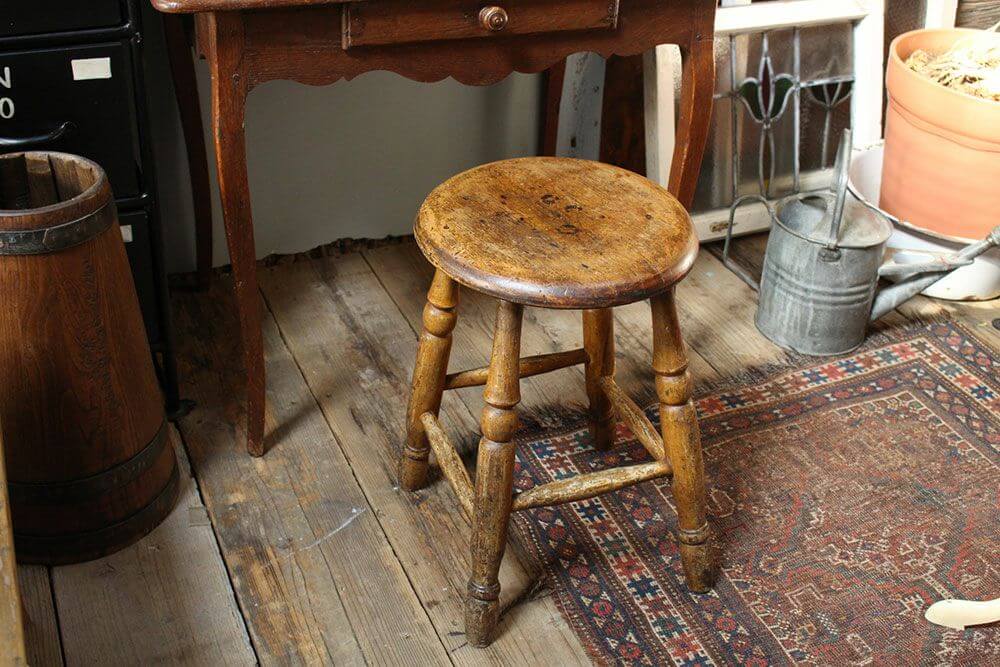 英国のアンティークスツ―ル