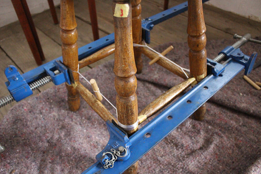 アンティークスツールのぐらつきを直す