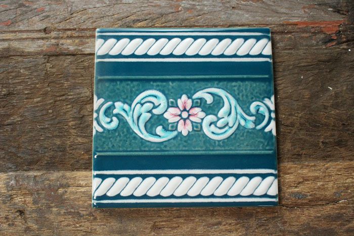 アンティーク調ノスタルジックタイル/15cm 日本製 陶器タイル 手作り