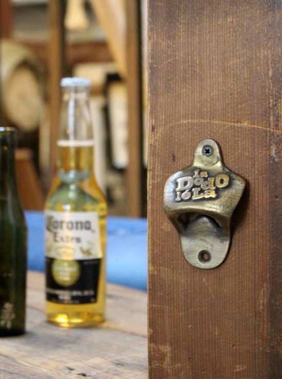 オールドブラス・ボトルオープナー/壁に固定する真鍮の栓抜き の通販