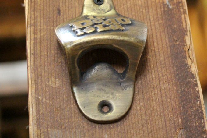 オールドブラス・ボトルオープナー/壁に固定する真鍮の栓抜き の通販