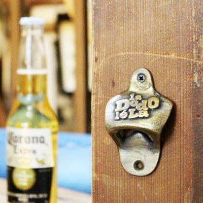 オールドブラス・ボトルオープナー/壁に固定する真鍮の栓抜き の通販