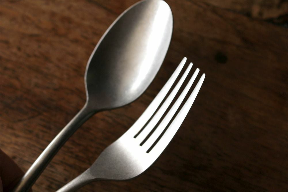 新潟燕三条 スクラッチ(銀色)カトラリーL 18cm スプーン/フォーク の