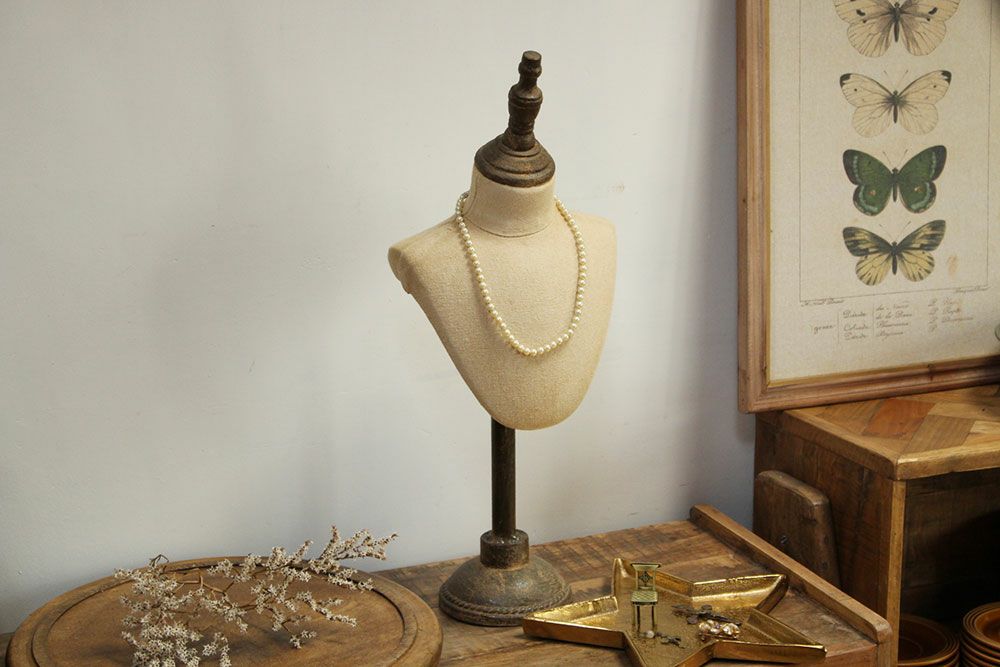 かわいいオールドファッション・ネックトルソー おしゃれなインテリア