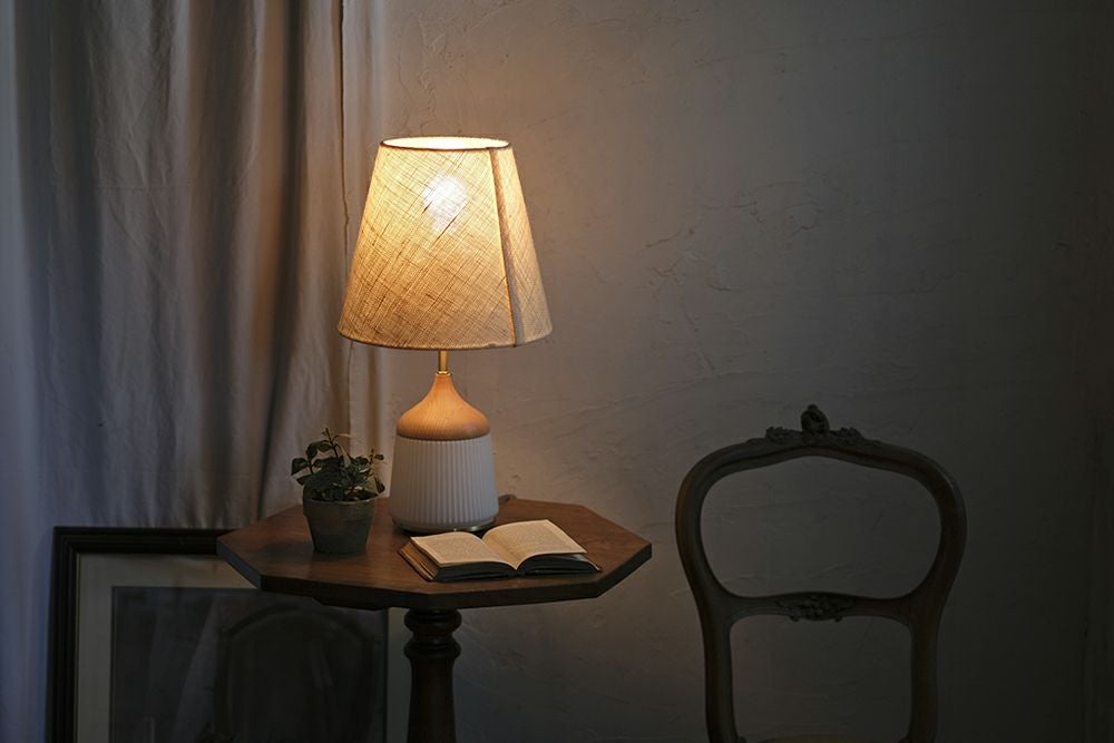 北欧ミッドセンチュリー風のテーブルランプ通販MALTO