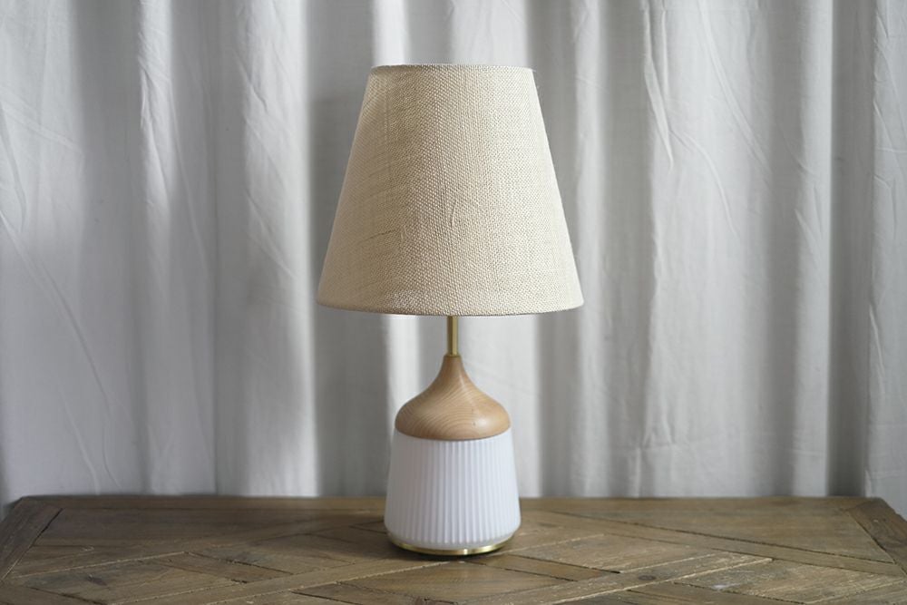 北欧ミッドセンチュリー風のテーブルランプ通販MALTO