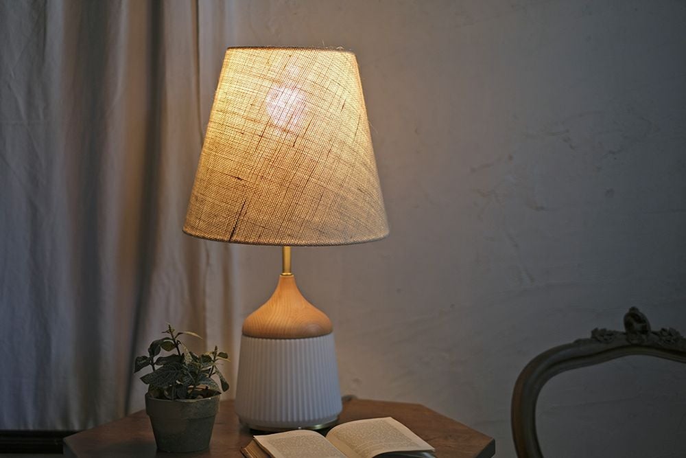 北欧ミッドセンチュリー風のテーブルランプ通販MALTO