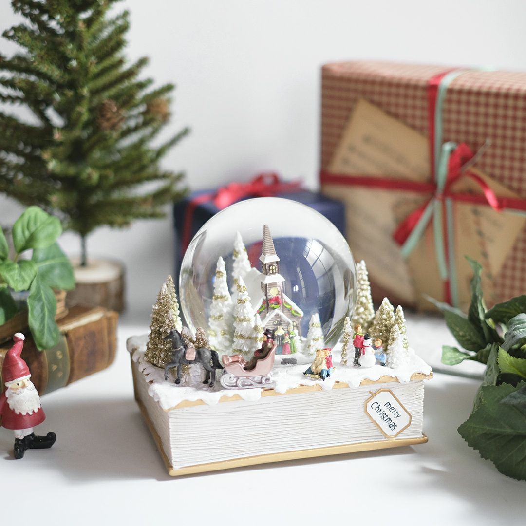 クリスマスのスノードームオルゴール