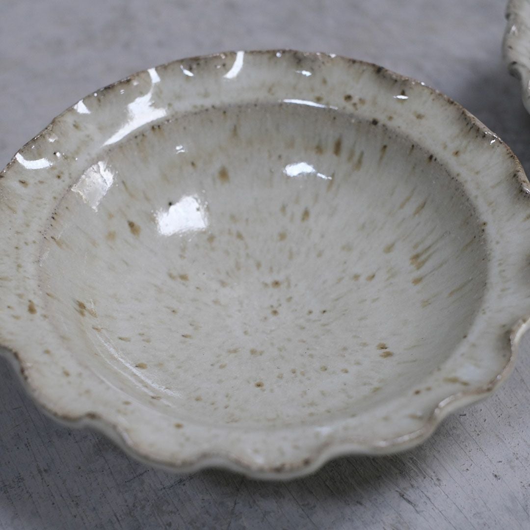 岡泰造 ワラ灰釉5寸輪花鉢 輪花皿 小鉢 作家の器 瀬戸焼 和食器 の通販