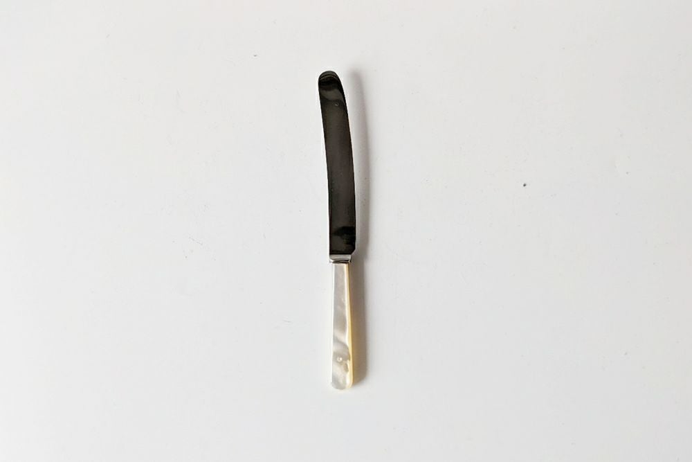 綺麗なヴィンテージバターナイフ マザーオブパール