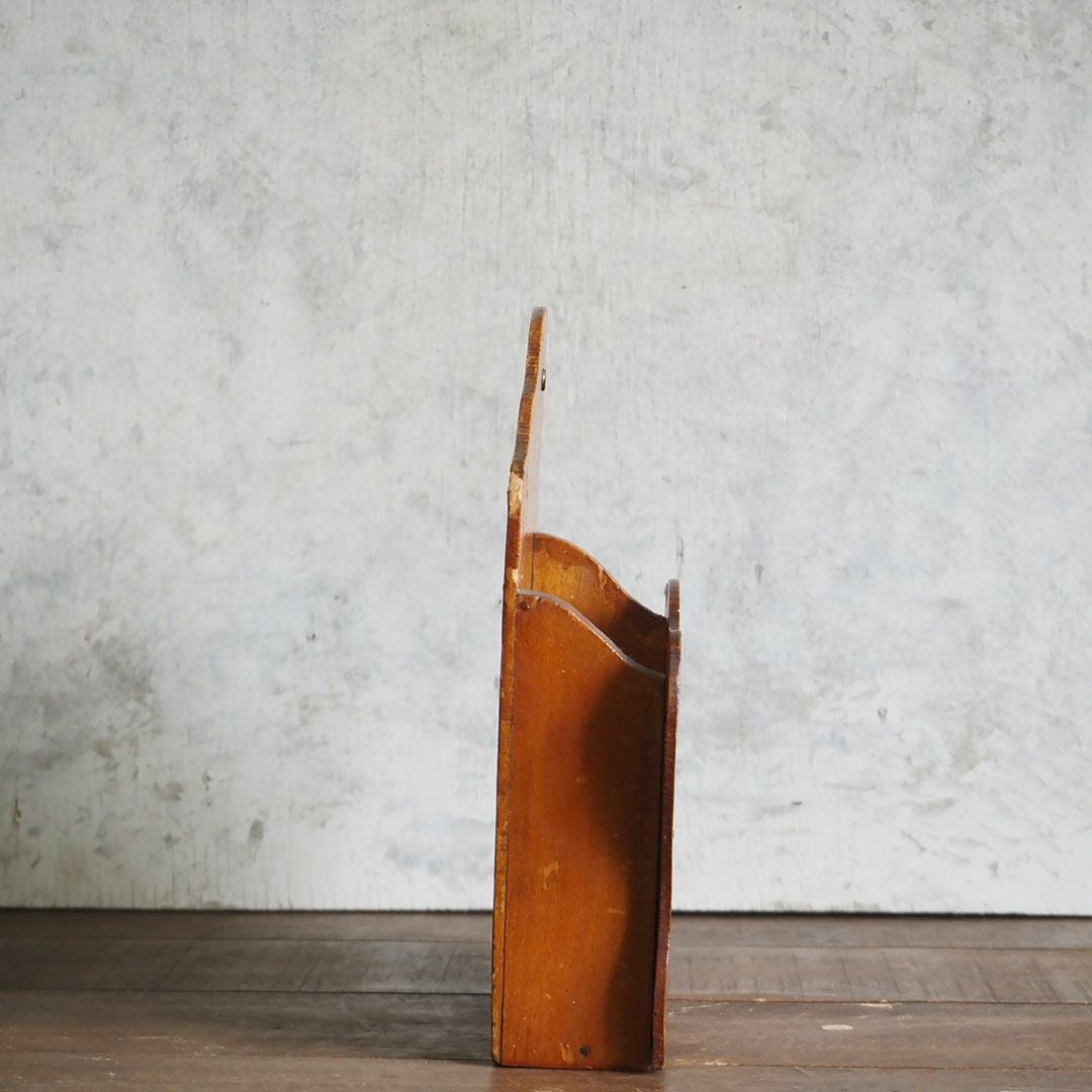 ペイントされたアンティークレターラック