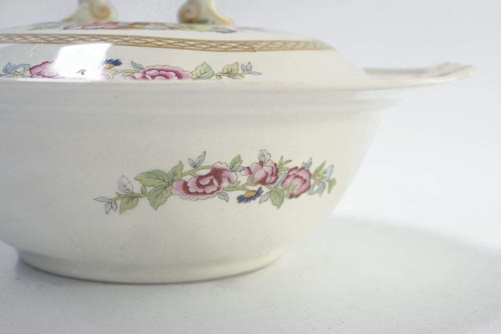 アンティーク蓋付皿花のデザイン