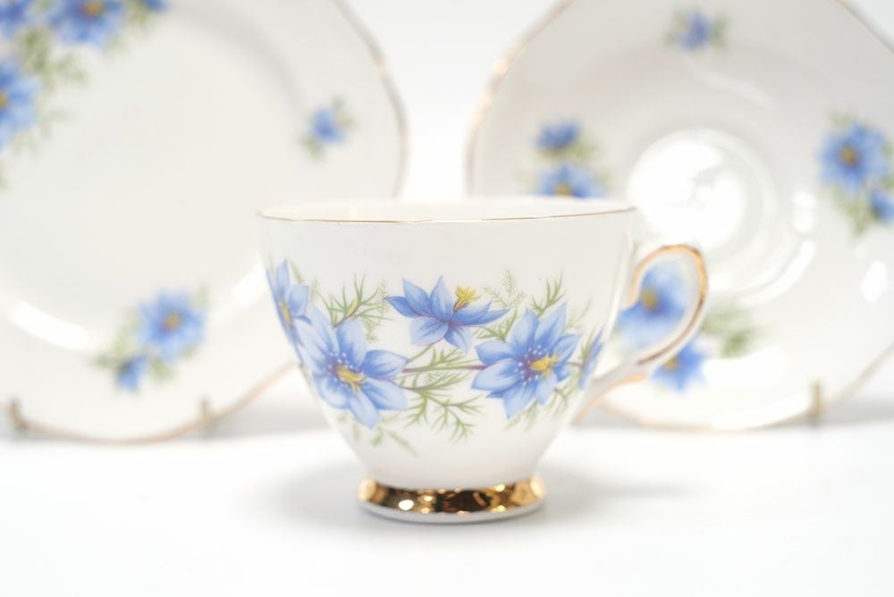 ヴィンテージ ティーカップトリオ イギリス コーンフラワー3
