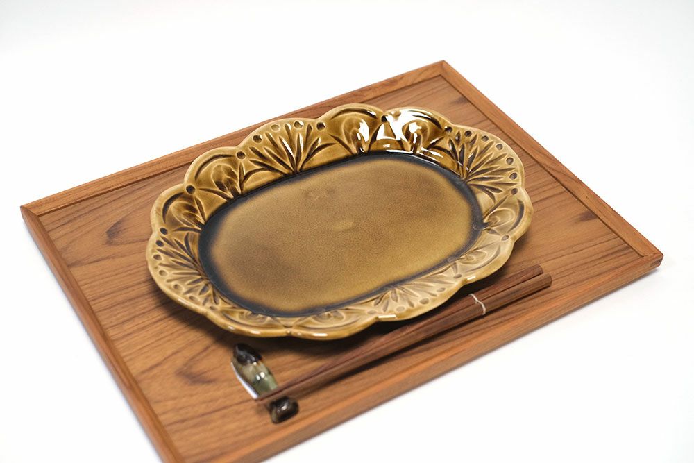 やちむん 沖縄 新里みお オオゴチョウ花リムプレート オーバル皿 の