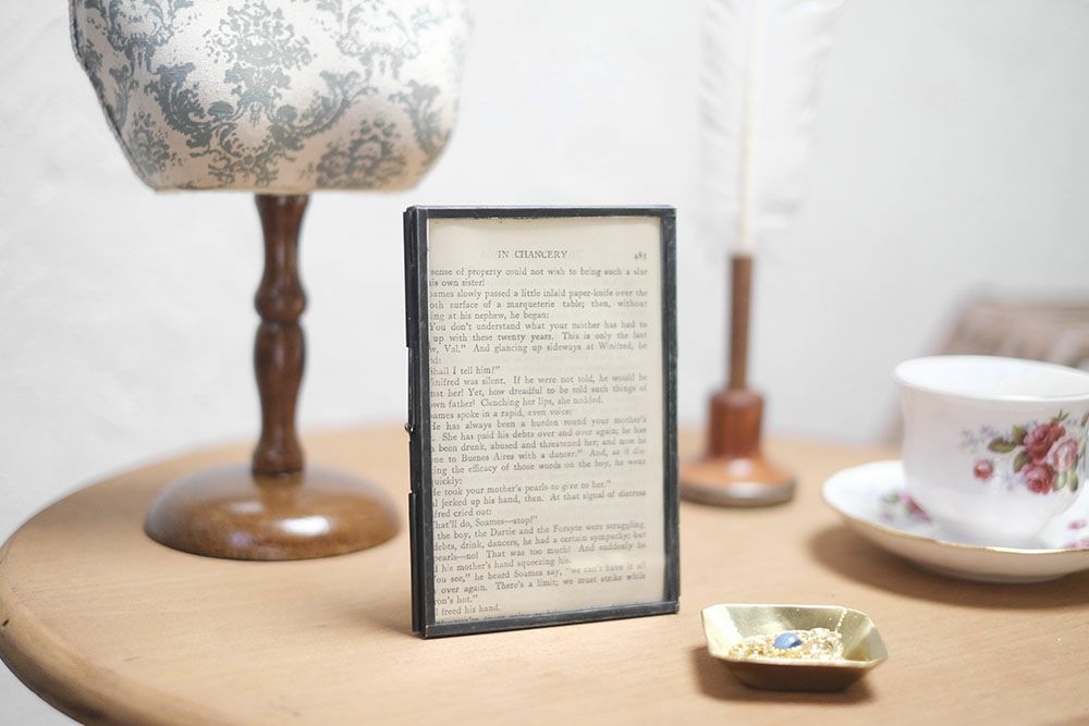 かわいいアイアンフレームとガラスの写真立て フォトフレーム