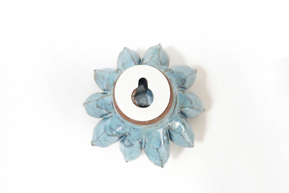 かわいい陶器のフラワーオブジェ ウォールデコ/ブルー おしゃれな