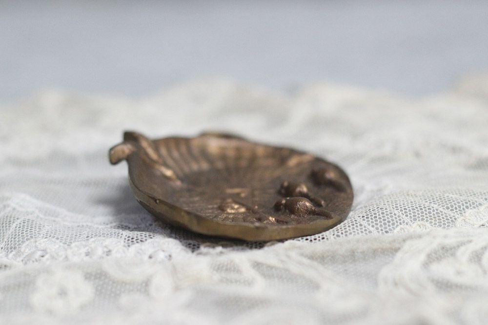 アンティーク ブラストレイ 蝸牛. 自然のモチーフを装飾に取り入れたアールヌゥーボー様式の小さなトレイ3