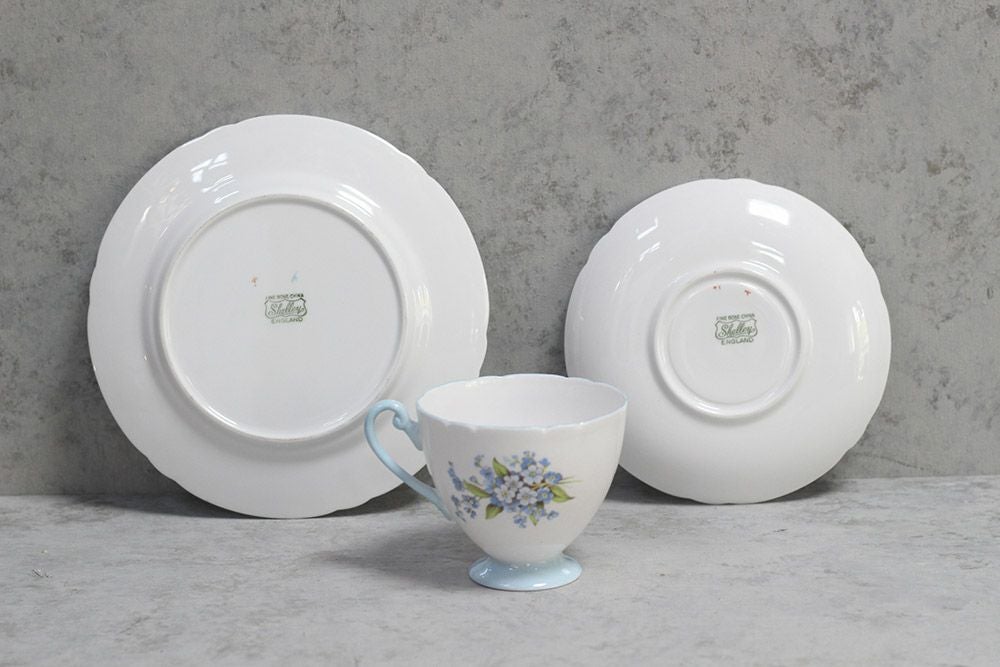 Shelleyのアンティークカップアンドソーサ