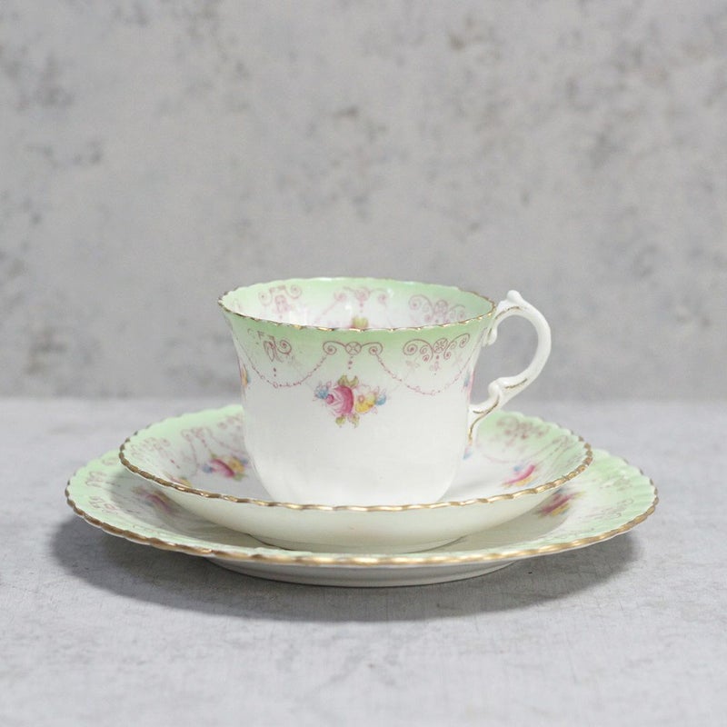 アンティークティーカップトリオ イギリス ROYAL ALBERT(ロイヤル 