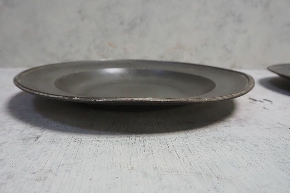 アンティーク ピュータープレート イギリス 丸い形の錫製皿
