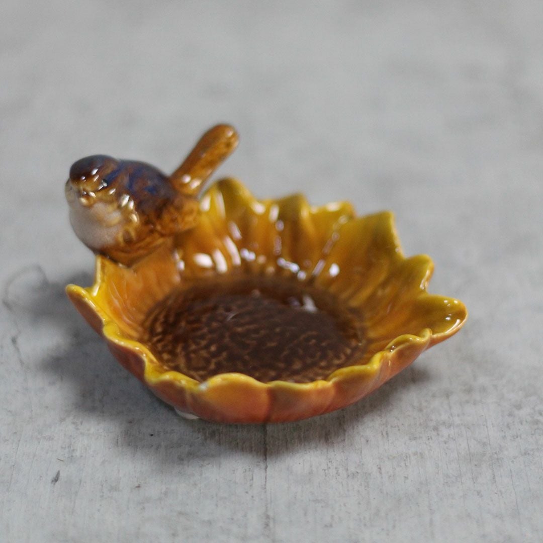 かわいい陶器のバードトレイ 花と小鳥 アクセサリー 収納 (☆2月6日