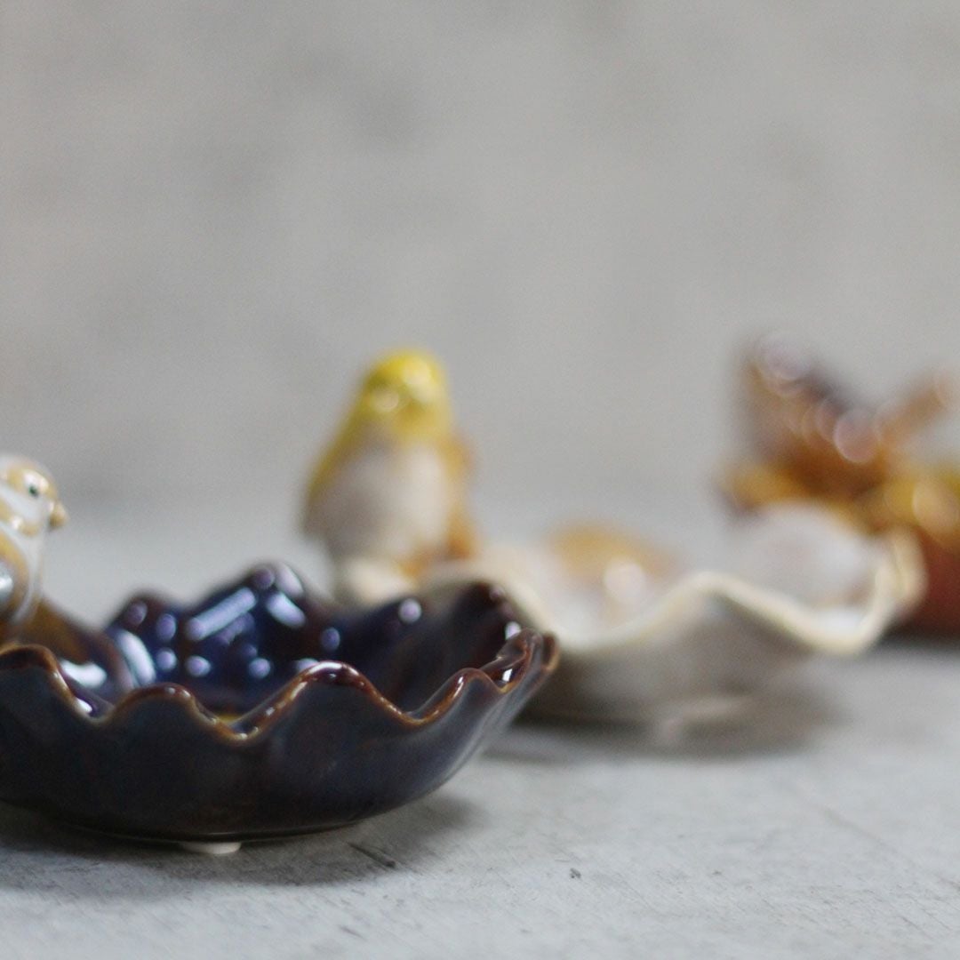 かわいい陶器のバードトレイ 花と小鳥 アクセサリー 収納 (☆2月6日