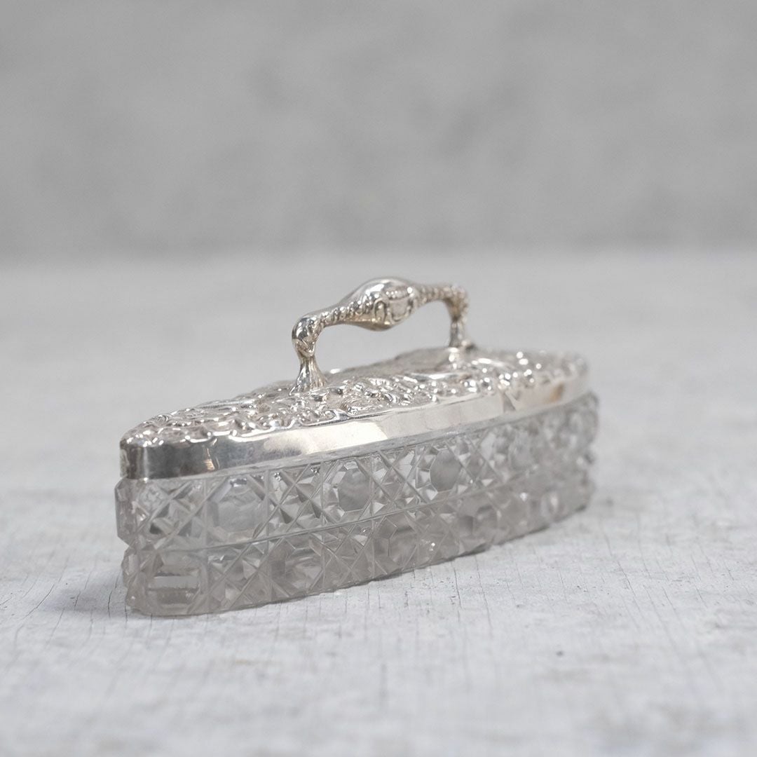 アンティーク スターリングシルバー ケース イギリス 1911年にバーミンガム蓋の表面に「碇、獅子、m」の刻印3
