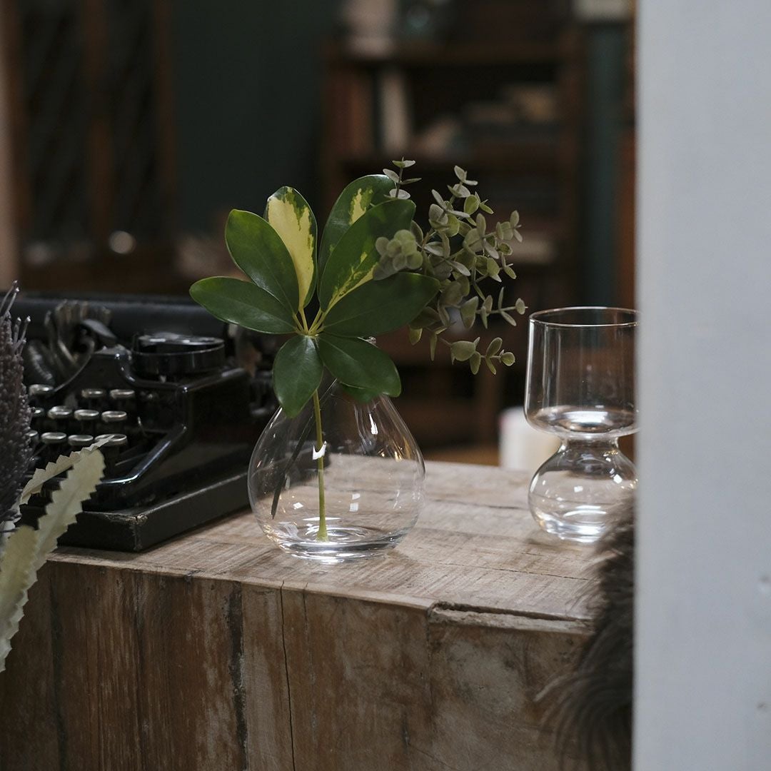 ガラスの小さなフラワーベースA 花瓶 花器を販売〈通販インテリア