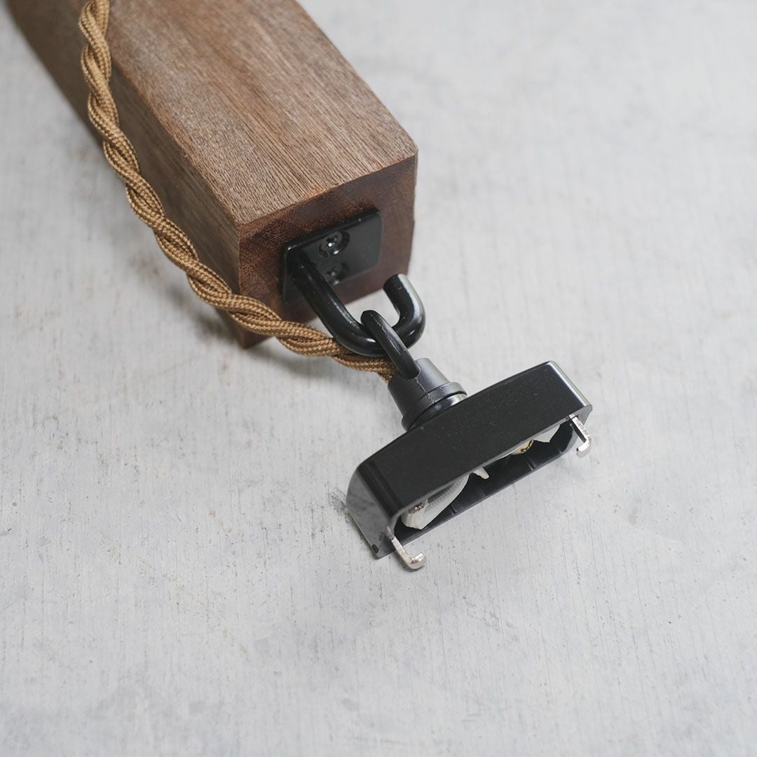 古材のウッドスピンドルペンダントライト L(電球別売り)の通販MALTO