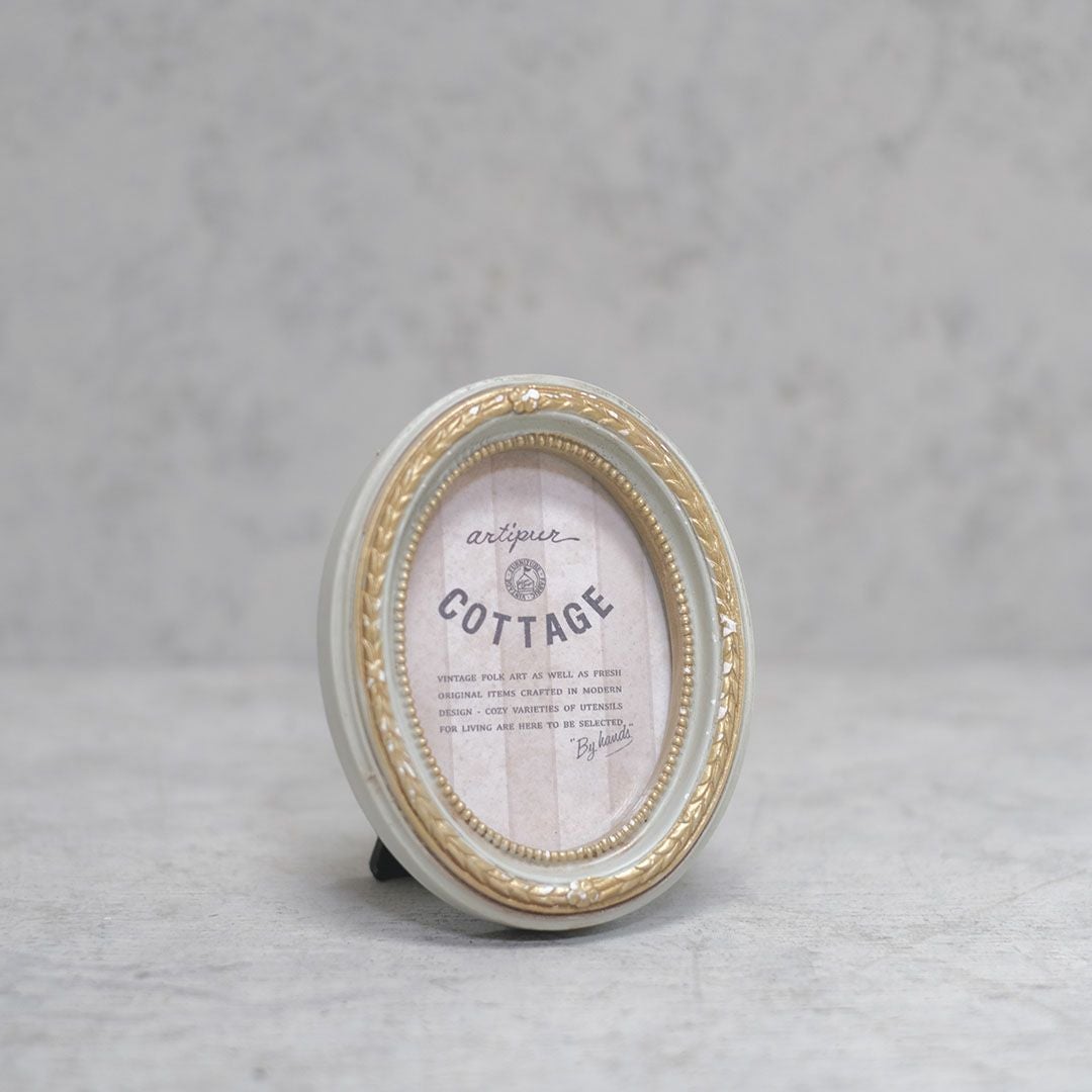 オーバル型の小さなフレーム