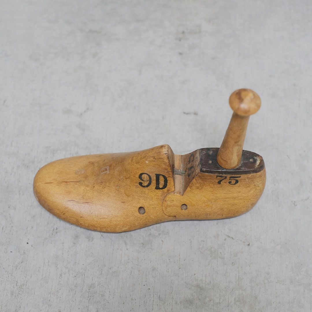 ヴィンテージ シューモールド イギリス 子供用の靴の木型 アンティーク雑貨