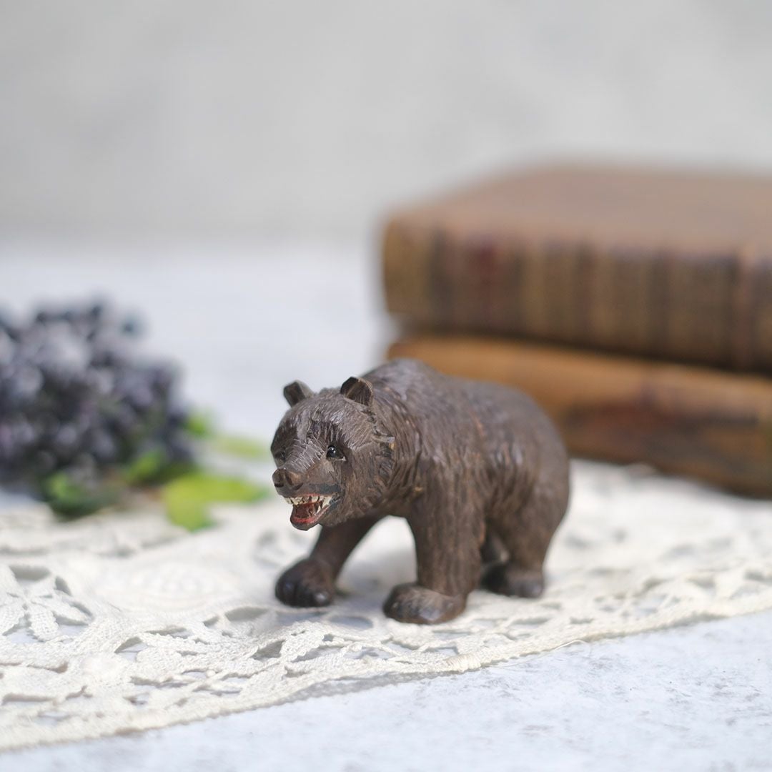 アンティークベアーオブジェ 可愛らしい表情の木彫り熊 スイス 置物