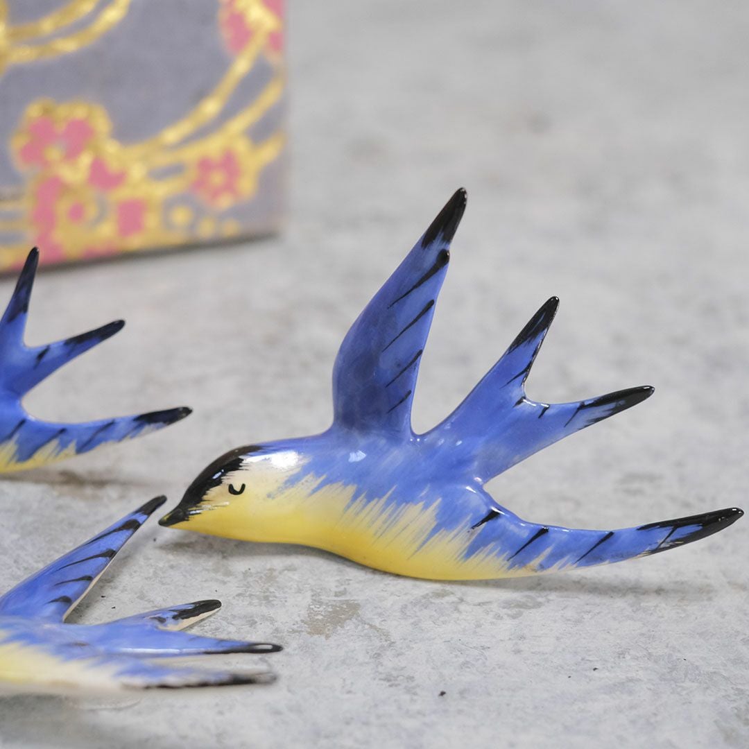 ヴィンテージ 燕オブジェ4個セット イギリス 手作り 陶器の古いツバメの壁飾り