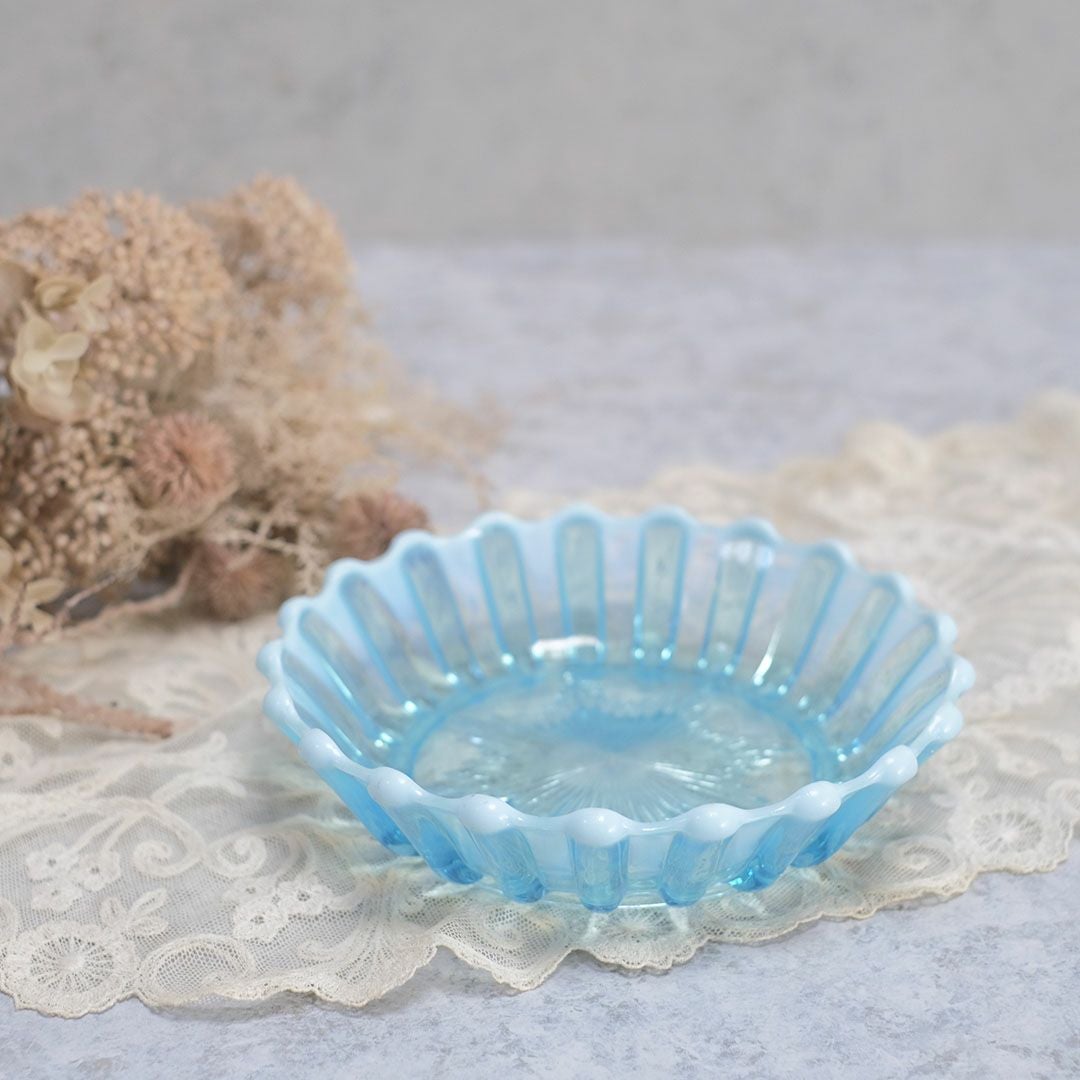 アンティークヴァセリングラストレイ イギリス 美しい青の稀少なグラス