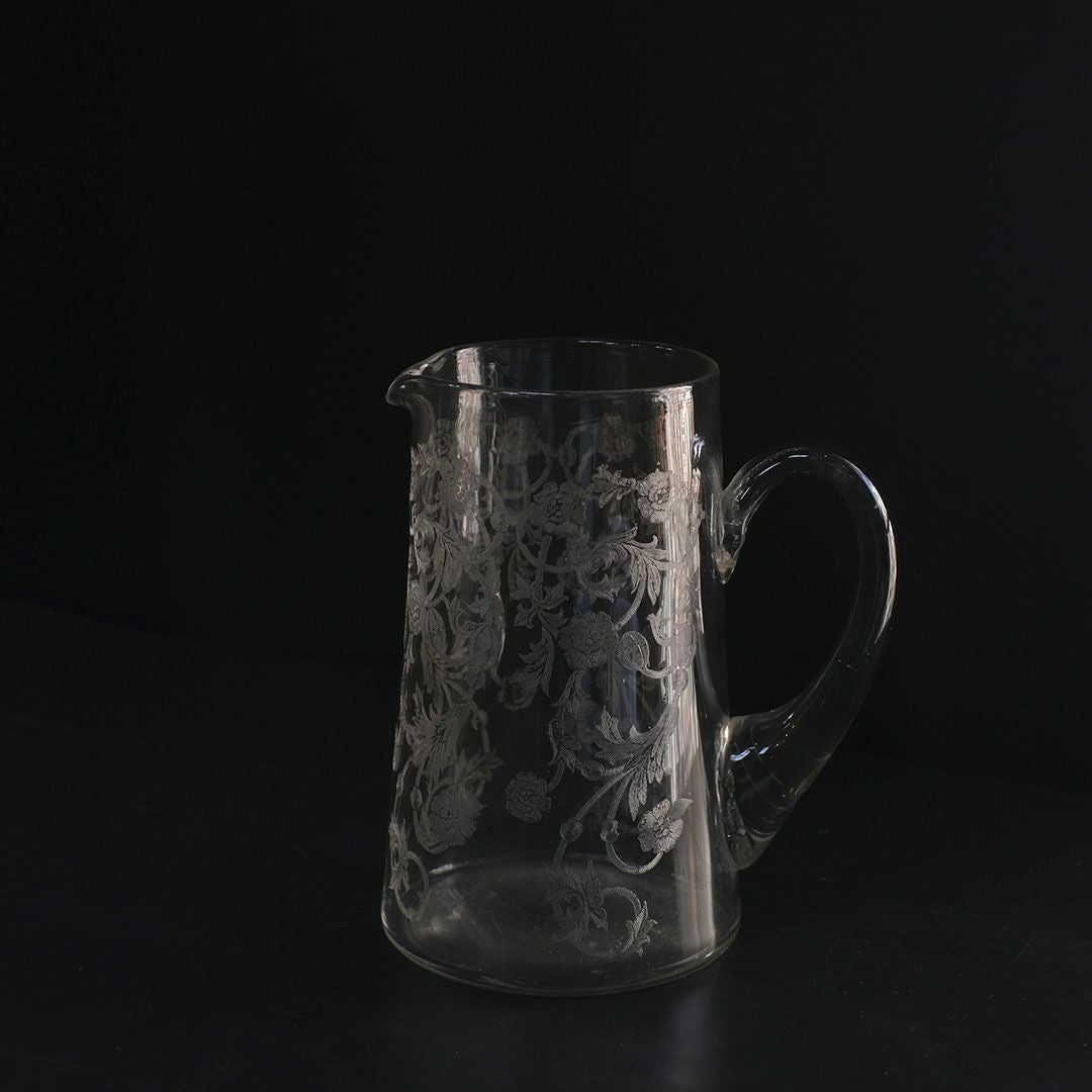 アンティーク 吹きガラスピッチャー イギリス ゆらゆらとしたガラスの質感とアシッドエッチング 花/アンティーク食器