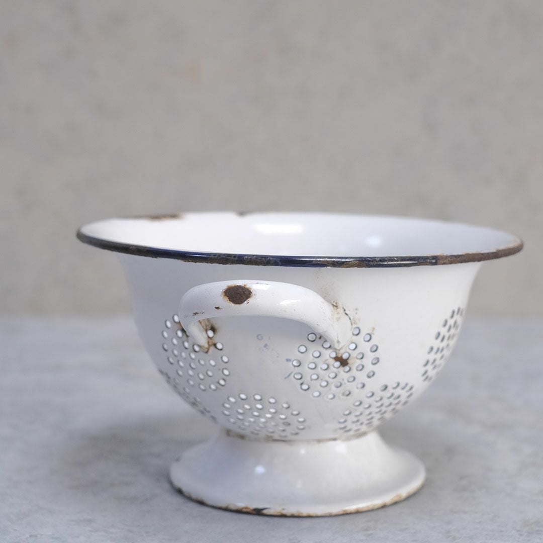 ヴィンテージ ホーローコランダー イギリス 白い琺瑯水切りボウル4