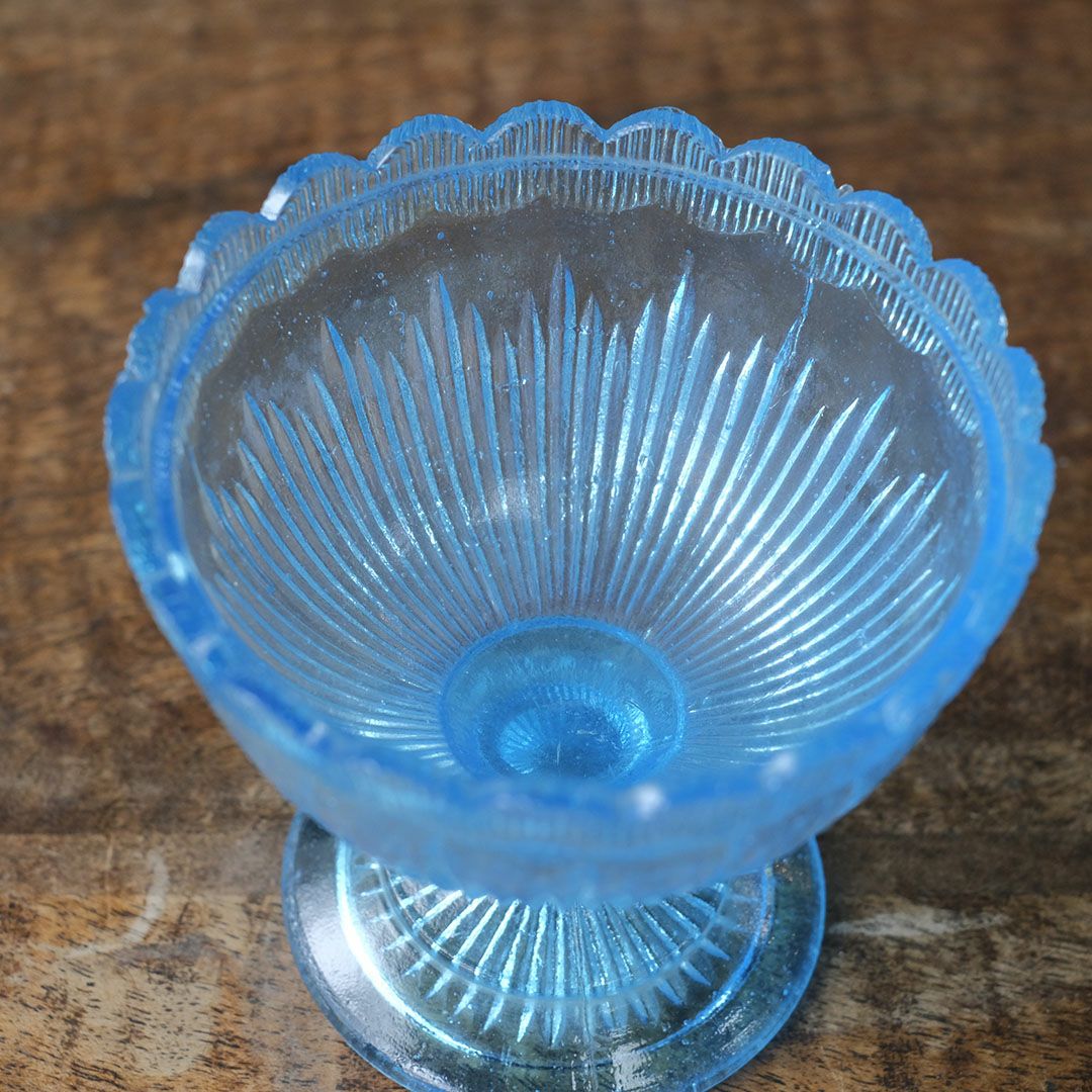 アンティークキャンディボウル 青いガラスの小物入れ フランス ボンボニエール