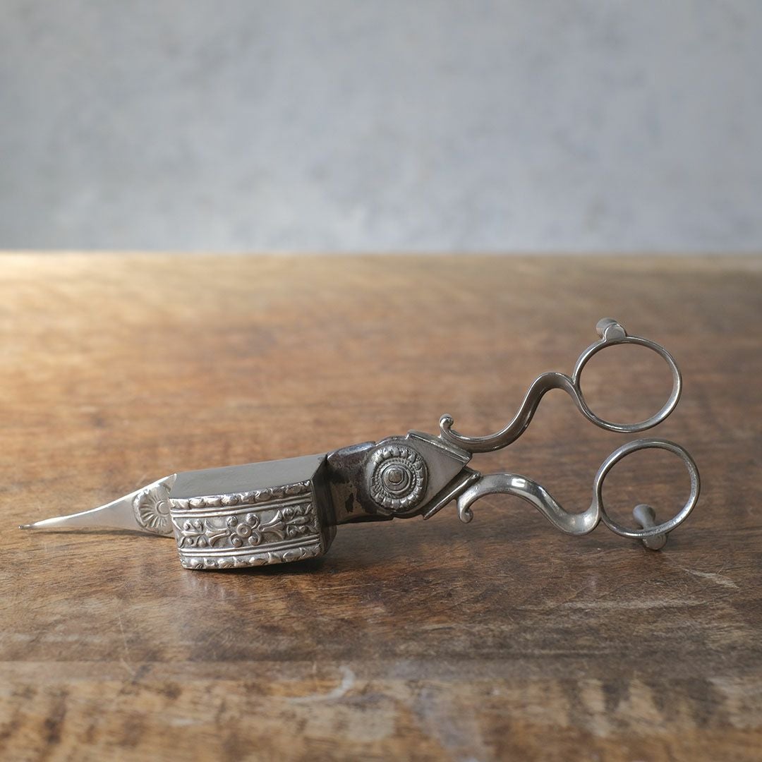 アンティーク キャンドルスナッファー シルバープレート製 火消し 芯切りハサミ1