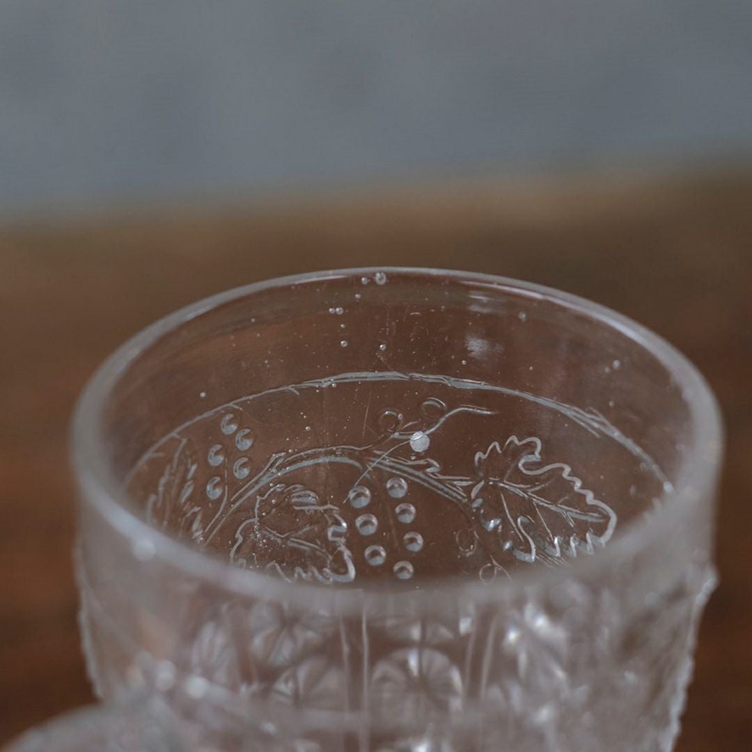 小さなアンティークカップ イギリス 葡萄装飾6