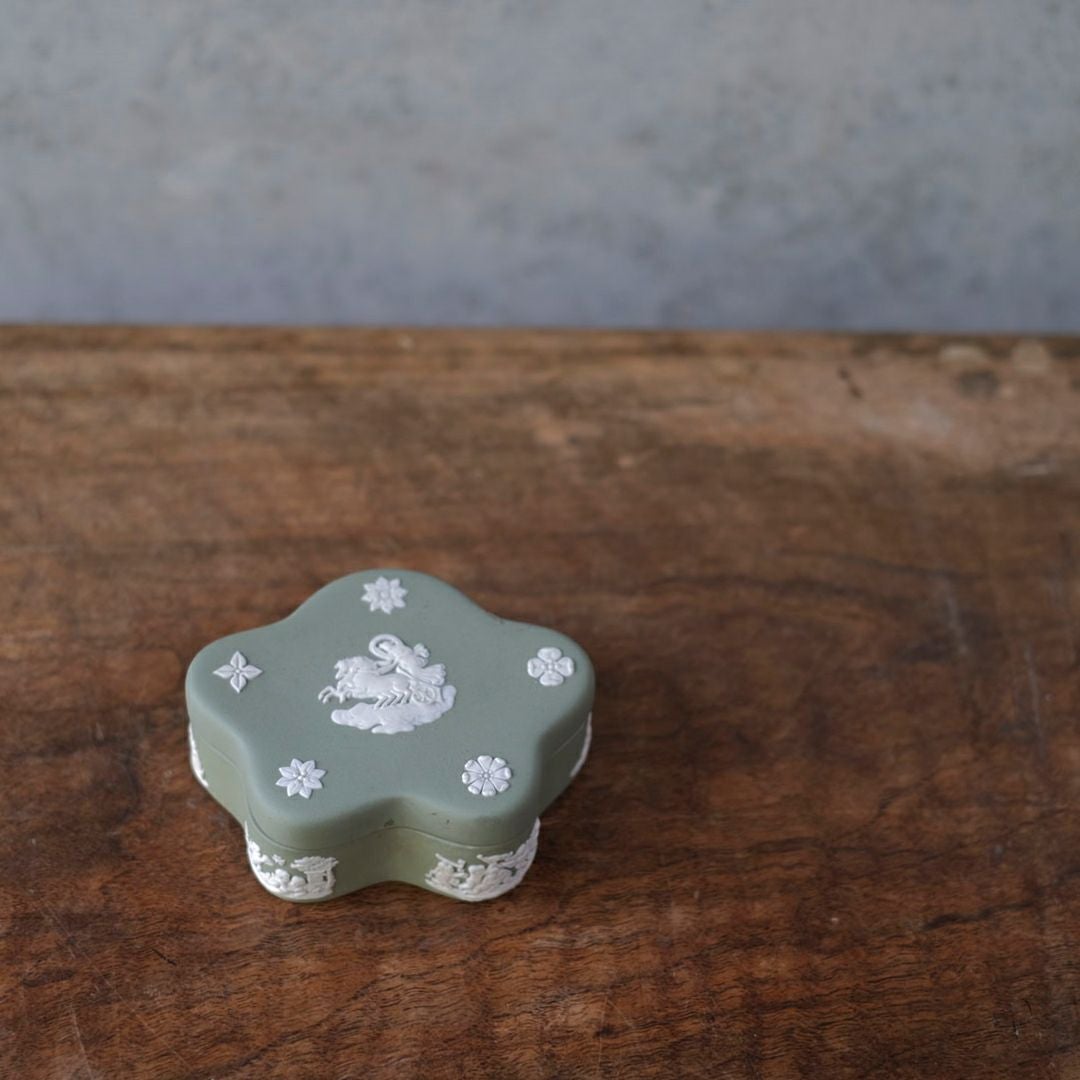 ヴィンテージ WEDGWOODジャスパー小物入れ グリーン ストーンウェア1