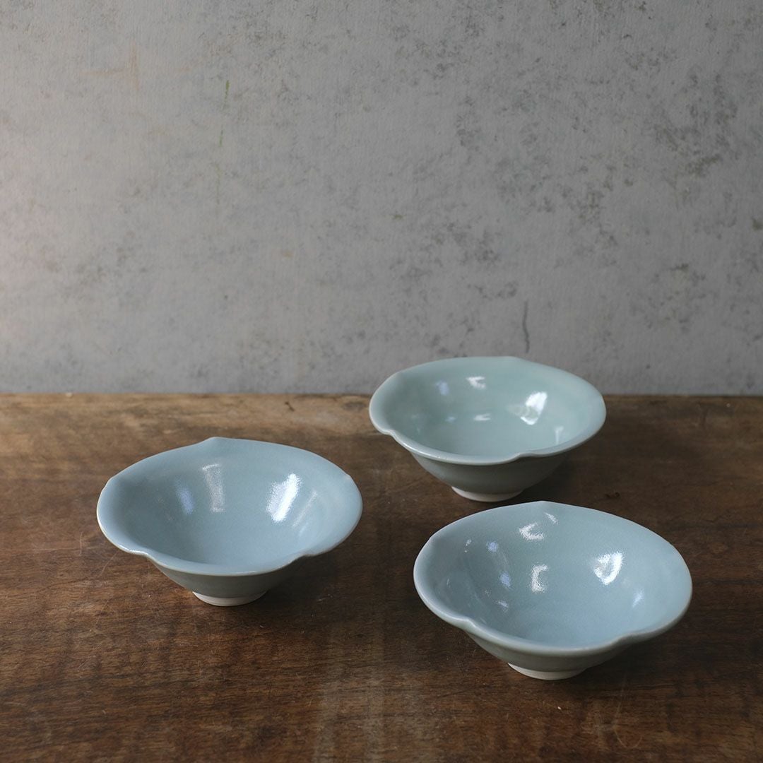 岡泰造 トルコ青釉 小皿 瀬戸焼 和食器 フラワーリム の通販