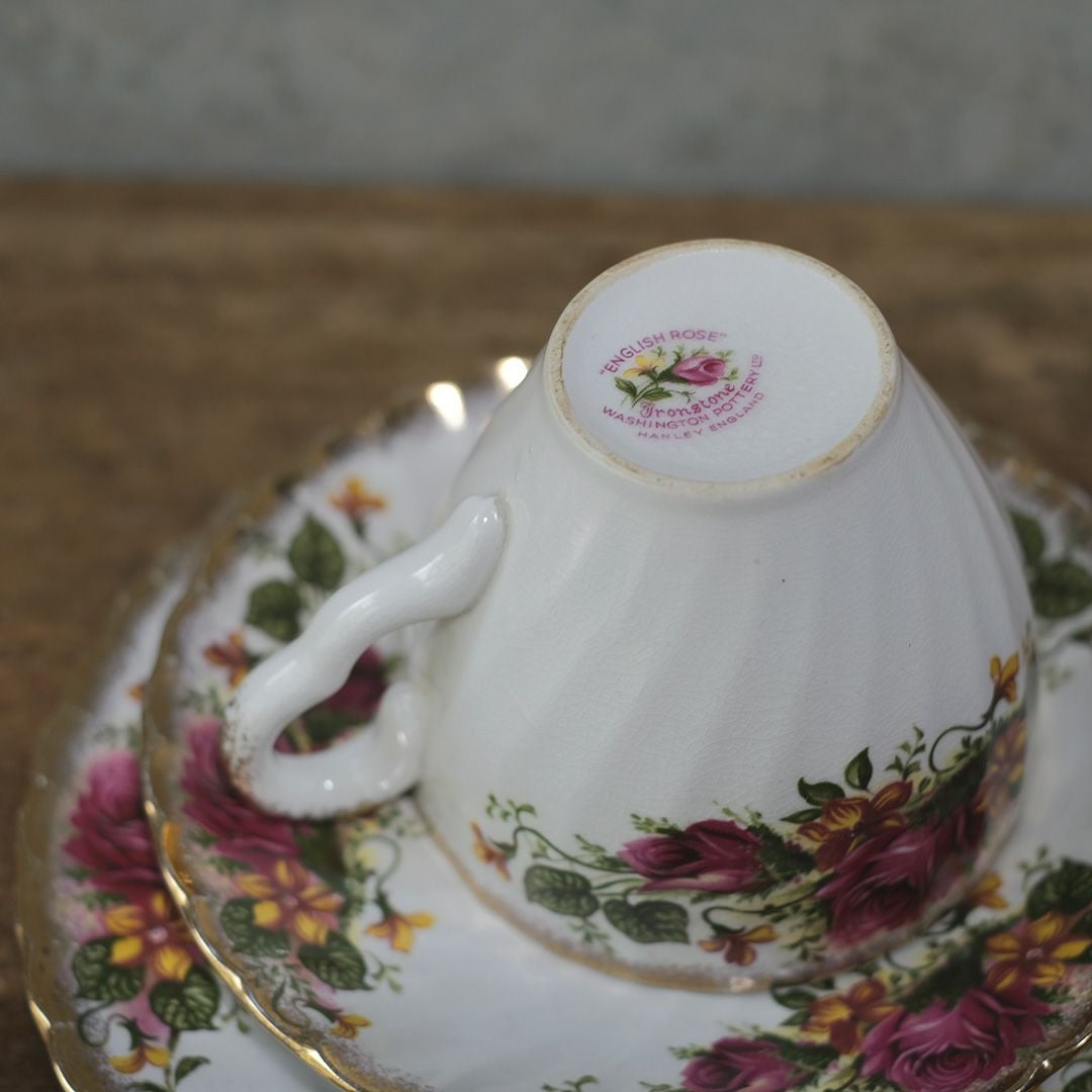 ヴィンテージ ティーカップトリオ Washington Pottery (Staffordshire) Ltd イングリッシュローズ 薔薇 アンティーク食器9