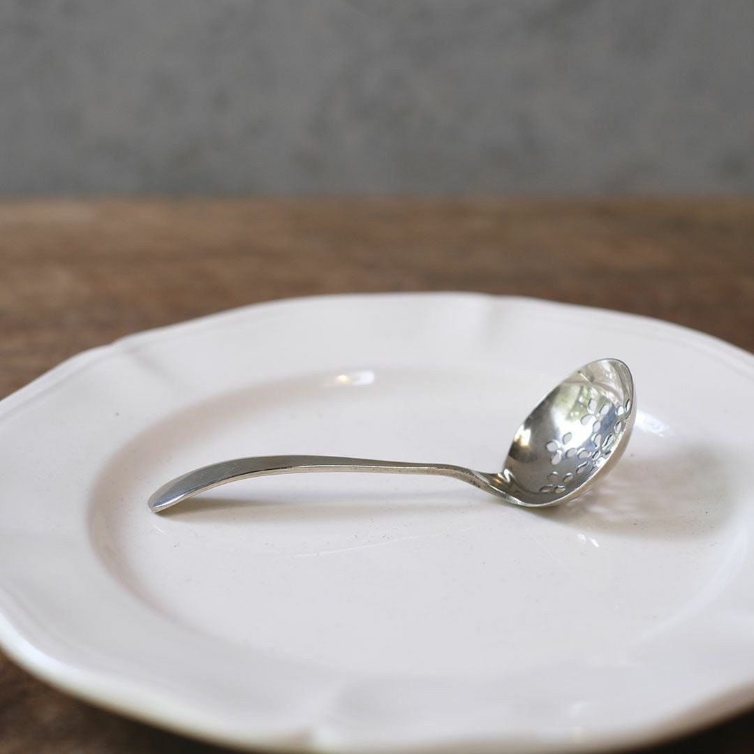 アンティークシュガーシフタースプーン イギリス シルバープレート 銀メッキ3