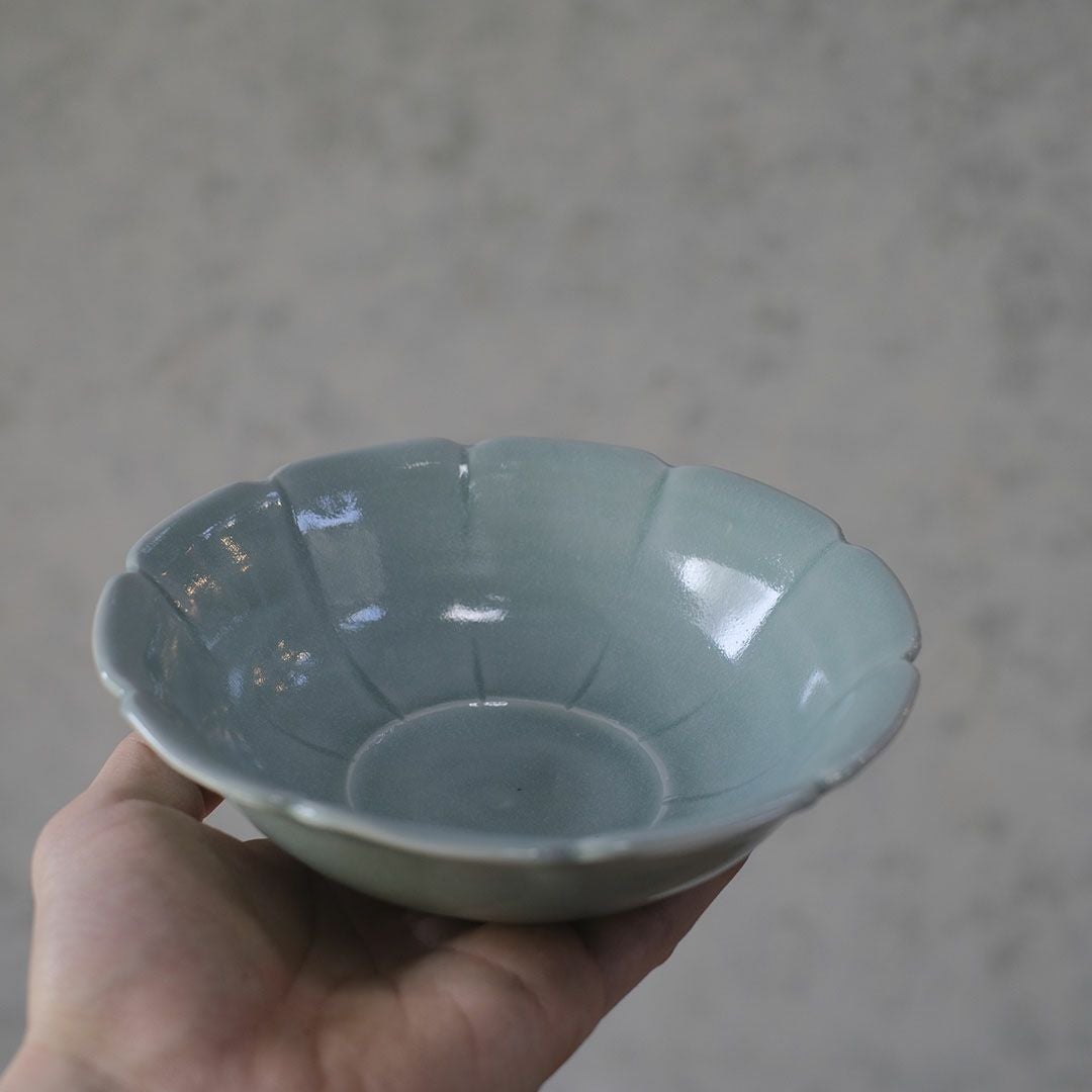岡泰造 トルコ青釉 中鉢 瀬戸焼 和食器 フラワーリムボウル の通販