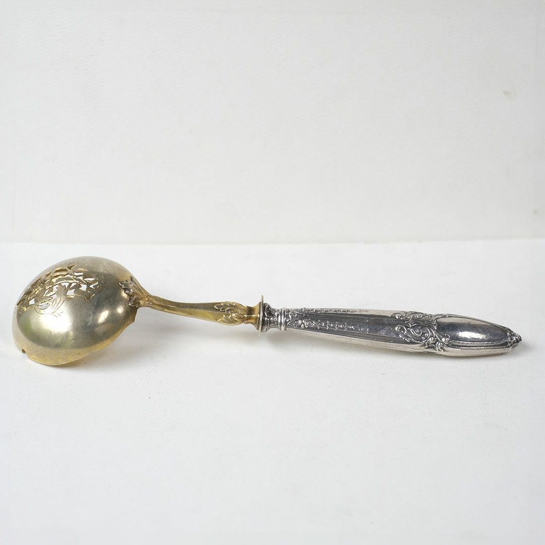 ミネルヴァのアンティークソースレードル横から