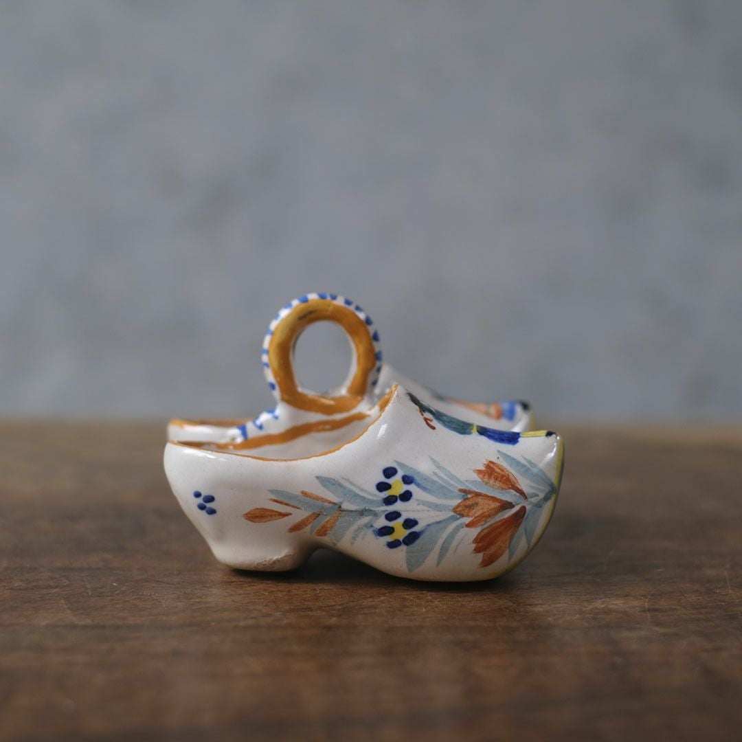アンティークポーセリンシューズ 置物 フランス 小さな陶器の靴 ソルトクロッグ2