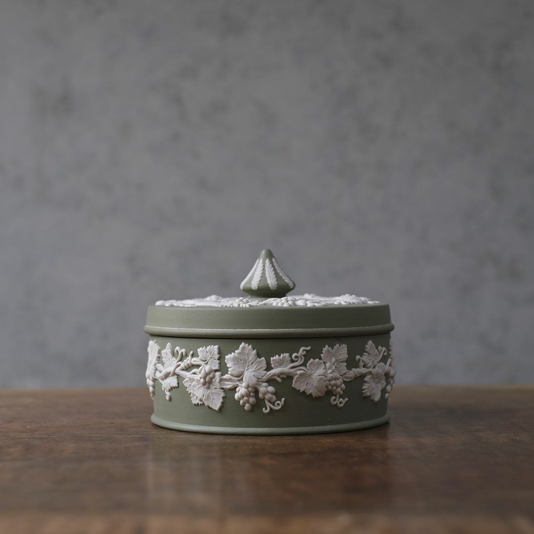 ヴィンテージ WEDGWOODジャスパー 蓋付小物入れ ケース ストーンウェア イギリス セージグリーン1