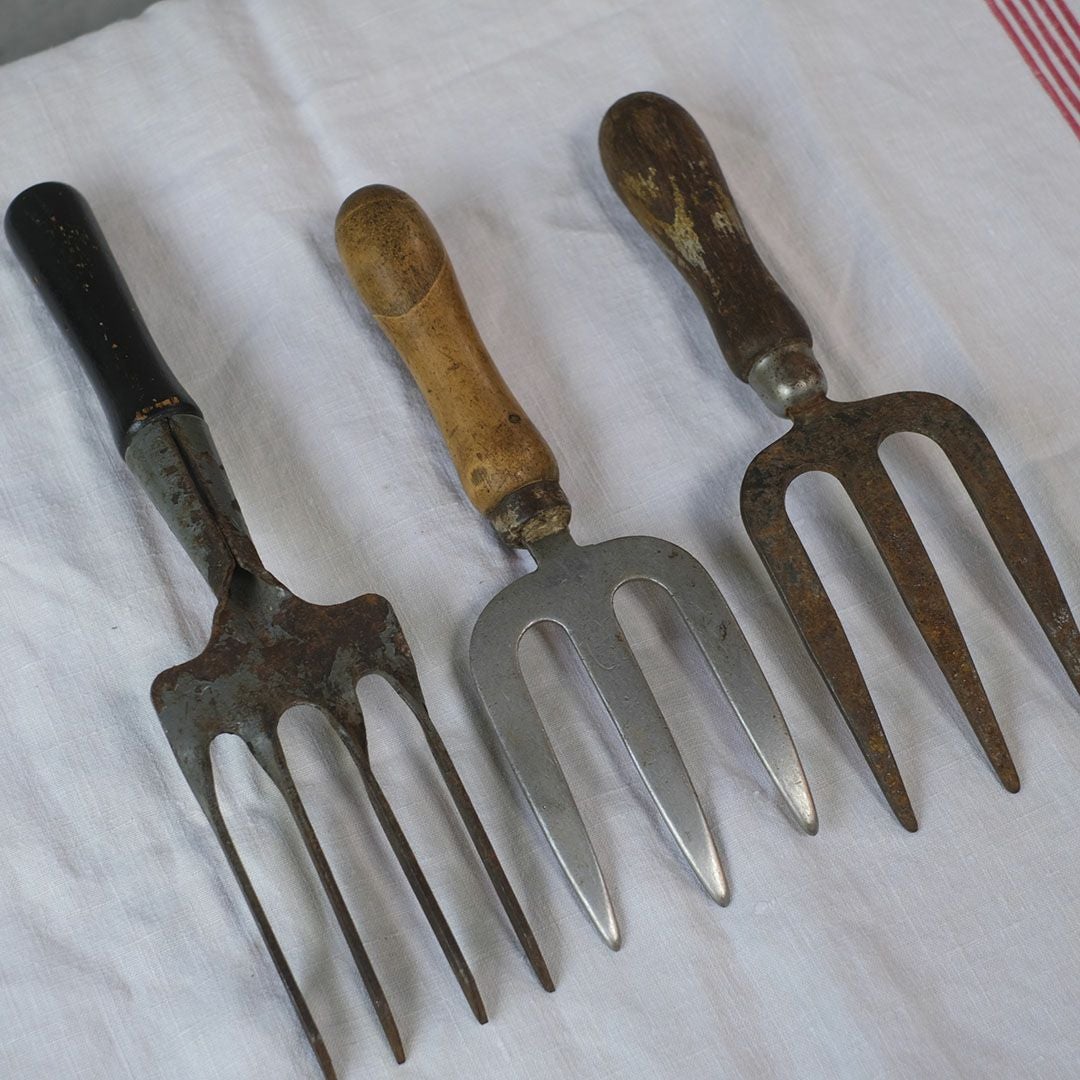 アンティーク ハンドガーデンツール イギリス 愛着の湧く古い木と鉄の庭道具20