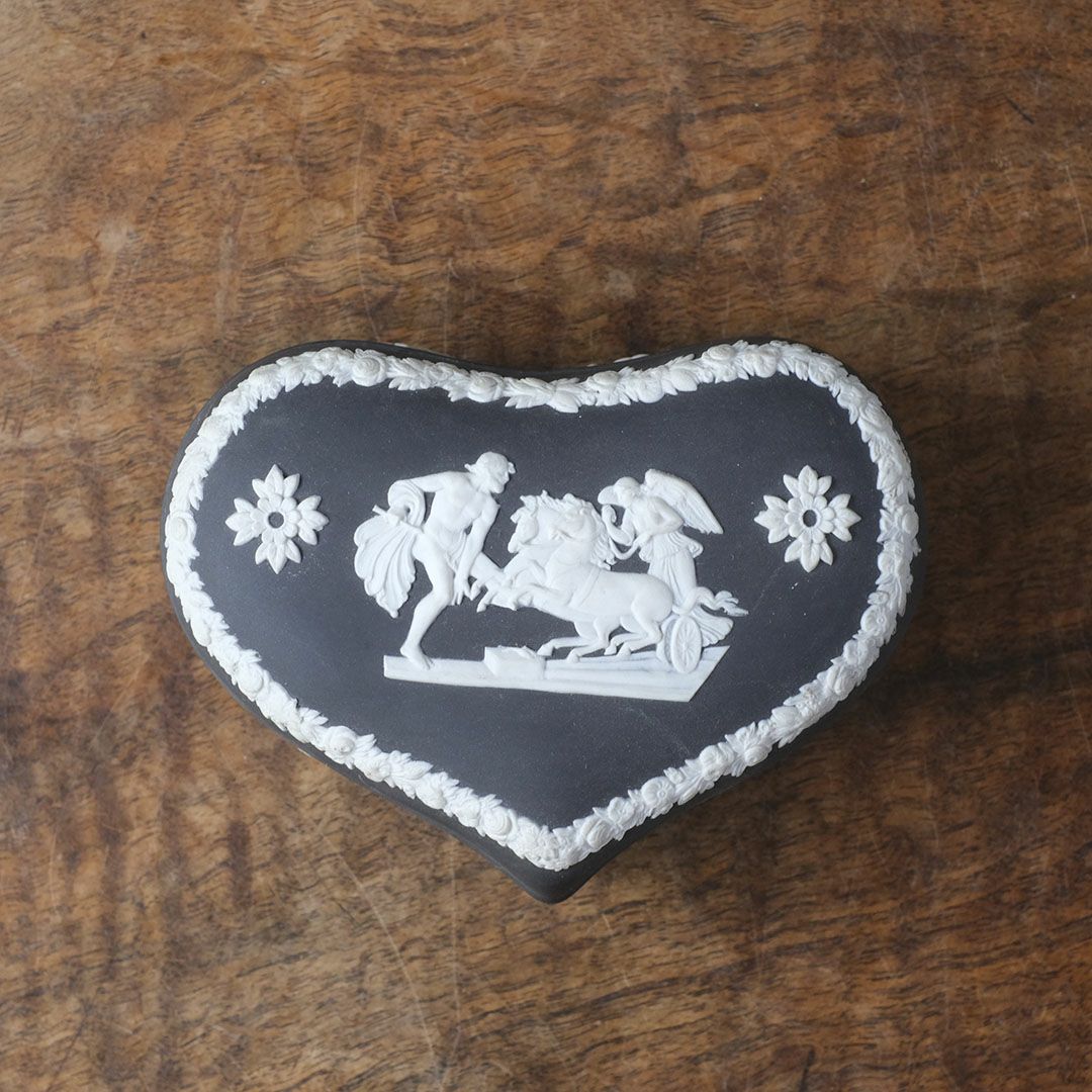 ヴィンテージ WEDGWOODジャスパー トリンケットボックス 貴重な黒1