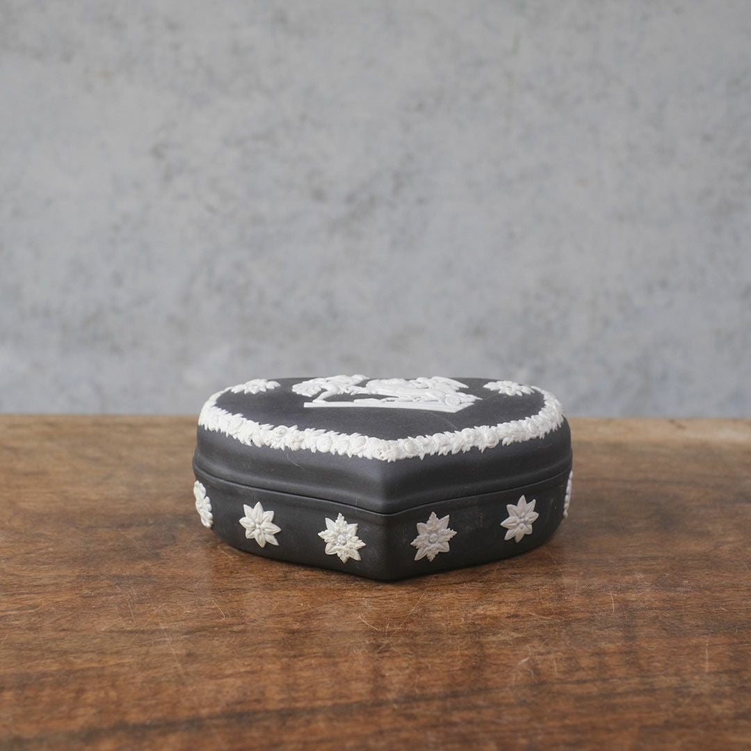 ヴィンテージ WEDGWOODジャスパー トリンケットボックス 貴重な黒2